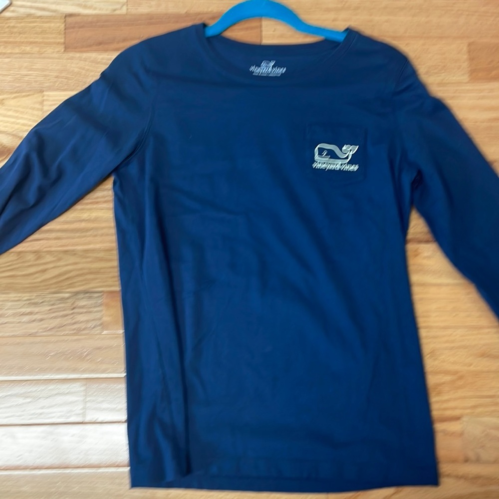 Vineyard Vines navy whale tee XS